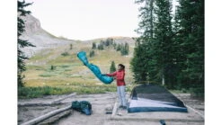 Mountain Hardwear BishopPass W15F/-9C Sleeping Bag -Sea Mountai Shop opplanet mountain hardwear bishoppass w15f 9c sleeping bag right hand vivid teal long 1917002345 vivid teal lng rh av 4